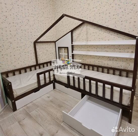 Детская кровать из массива