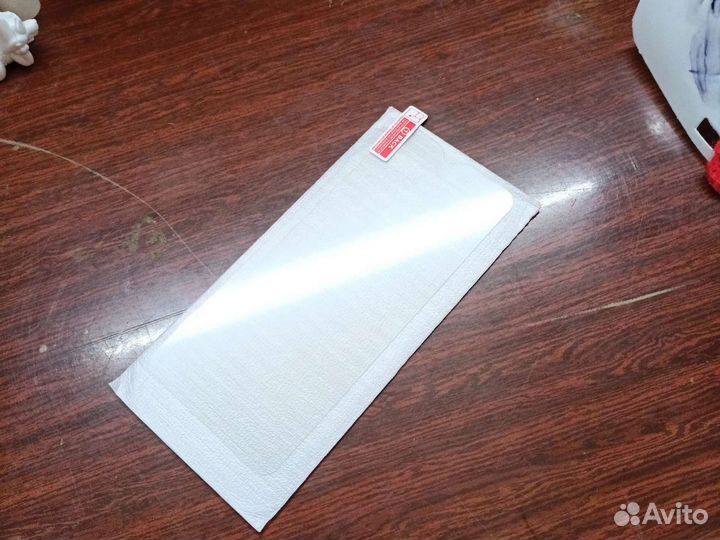 Защитное стекло на Honor 8a