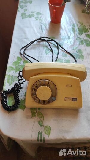 Старый дисковый телефон СССР