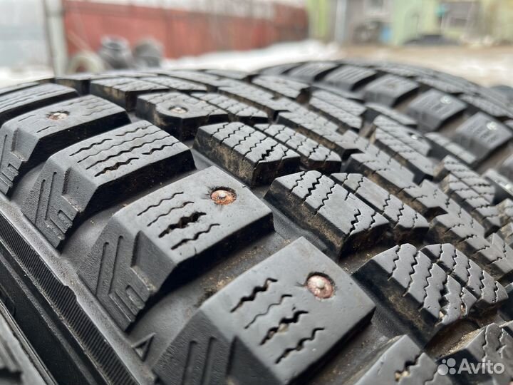 Dunlop SP Winter Ice 01 235/55 R17 99T