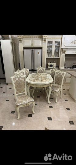 Столы и стулья