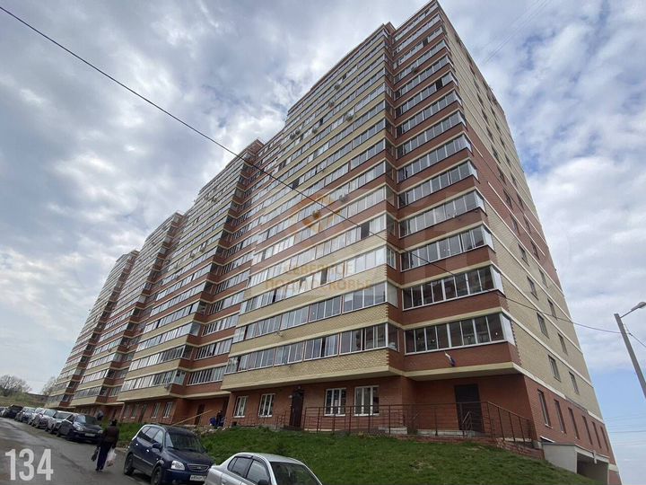 Доля в 3-к. квартире, 74,6 м², 2/16 эт.