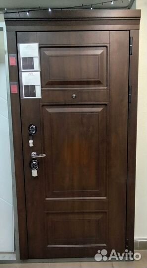 Дверь входная Порта с капителью
