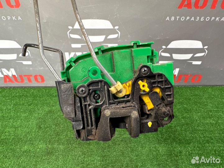 Замок двери задний левый Kia Rio 3 Ub 11-17