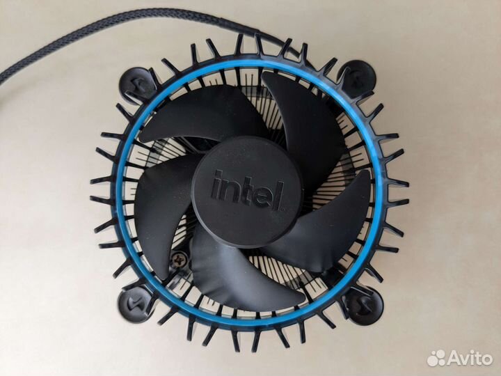 Боксовый кулер intel