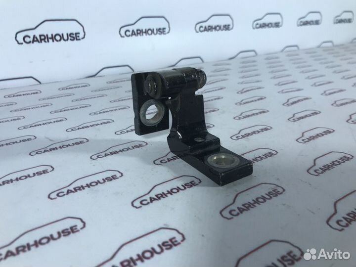 Петля двери задняя левая Volkswagen Passat B5+ 3B3