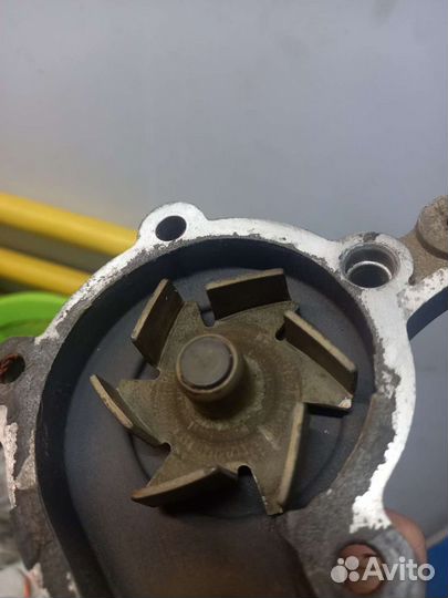 Помпа Huyndai Sonata 2.0 beta (g4gc)