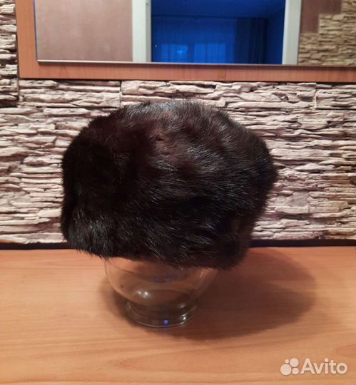 Женские меховые шапки