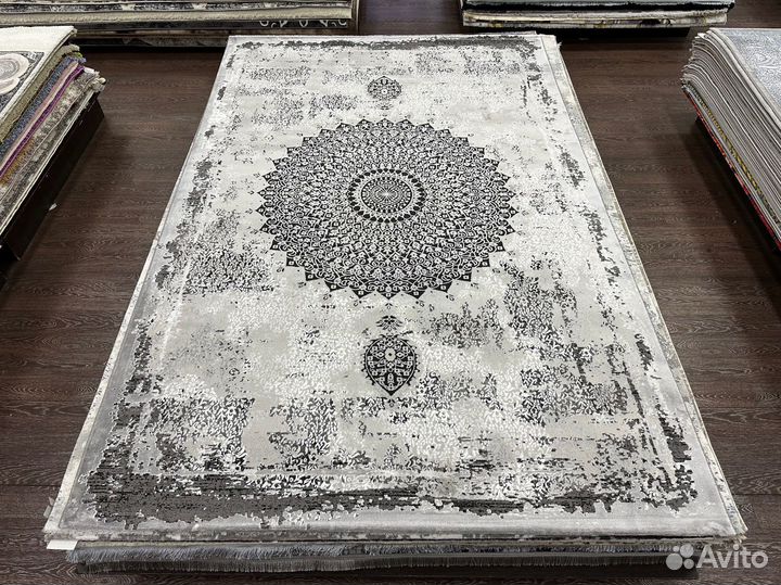 Ковер 2х2.9 новый