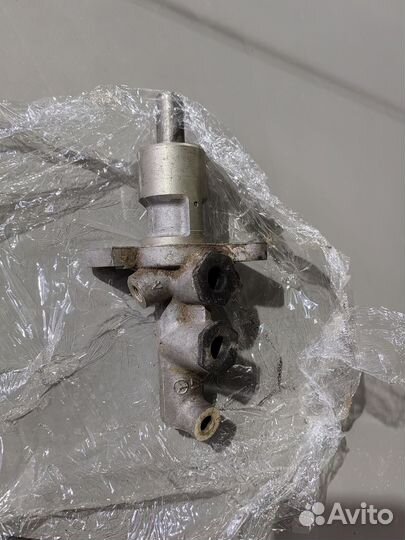 Главный тормозной цилиндр Mercedes-Benz w201 e190