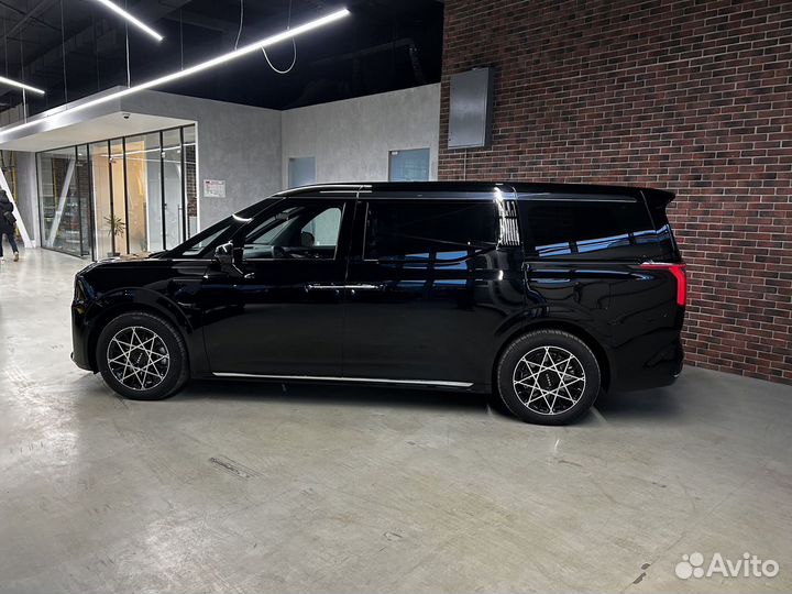 Zeekr 009 789 л.с. AT, 2024