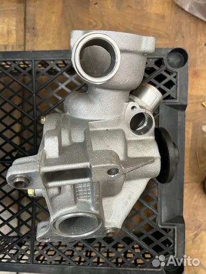 Водяной насос помпа мерседес 107 124 126 129 201