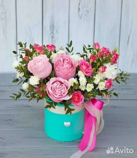 Цветы в шляпной коробке