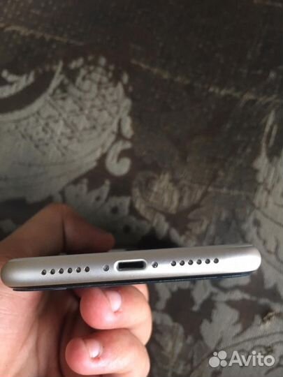 Телефон iPhone 11