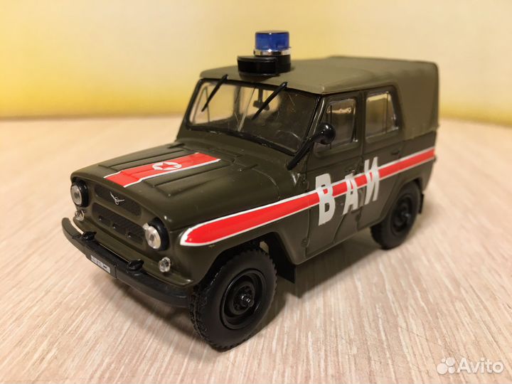 УАЗ армейский, масштаб 1:43