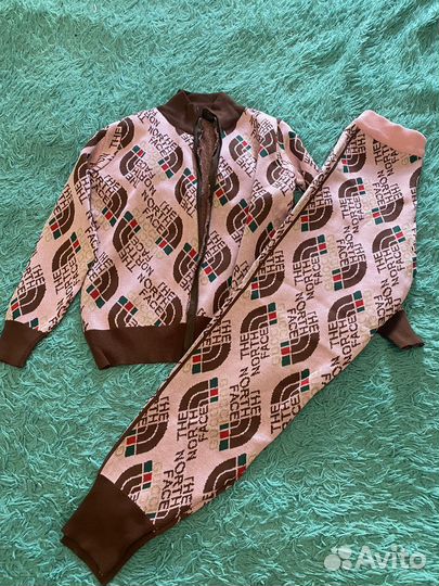 Костюм спортивный