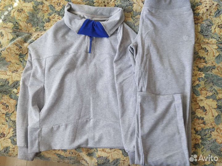 Спортивный костюм женский