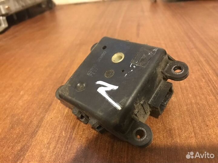 Сервопривод заслонок nissan cefiro а32