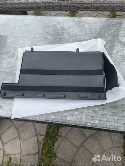 Коврик центральной панели Land Rover Discovery 5