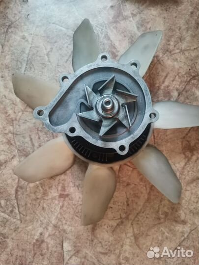 Помпа в зборе исузу бигхорн