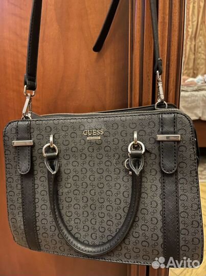 Guess сумкa новая