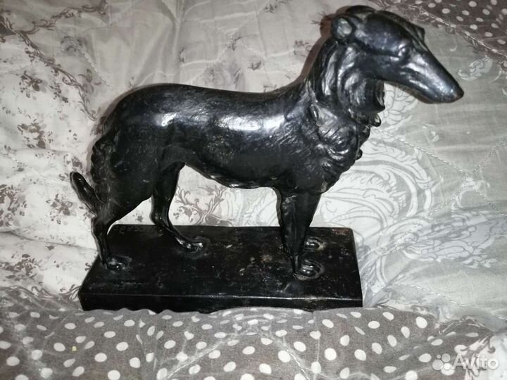 Статуэтка собака