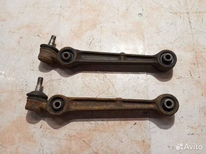 Рычаг Mitsubishi Galant 1992