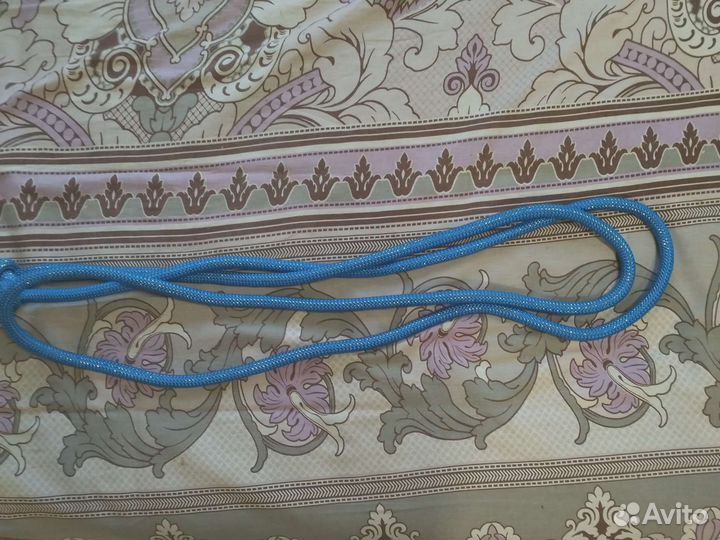 Гимнастическая скакалка