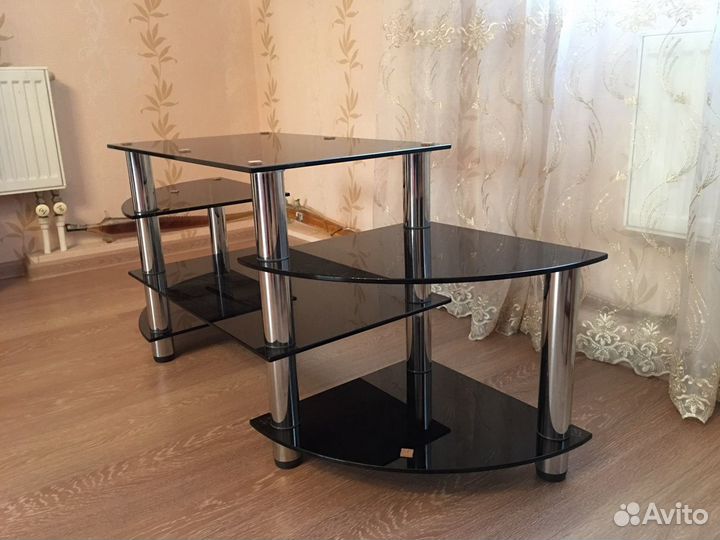 Стеклянная тумба под тв