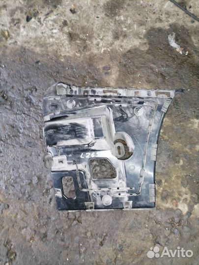 Кронштейн крепления бампера заднего правый BMW 4