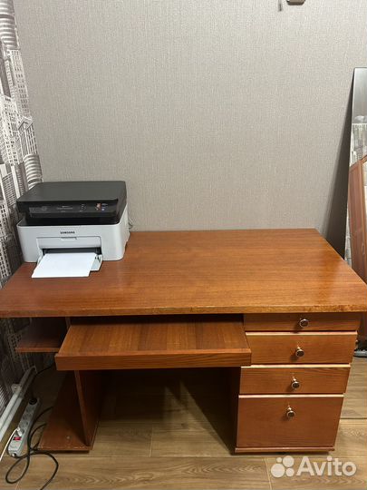 Продам компьютерный стол