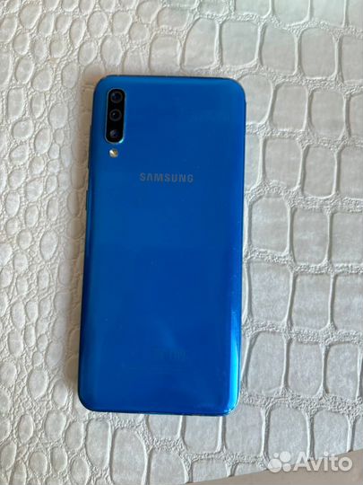 Samsung Galaxy A50, 6/64 ГБ