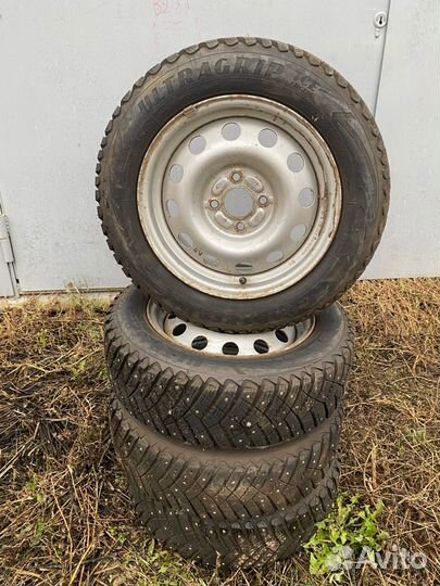 Продам комплект зимних колесr14 на отличной резины