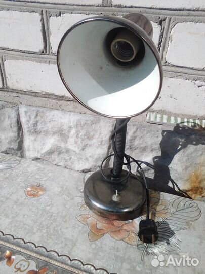 Лампа настольная