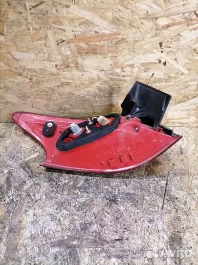 Фонарь правый Mitsubishi Lancer 10 хэтчбек