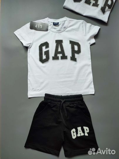 Костюм для мальчика GAP