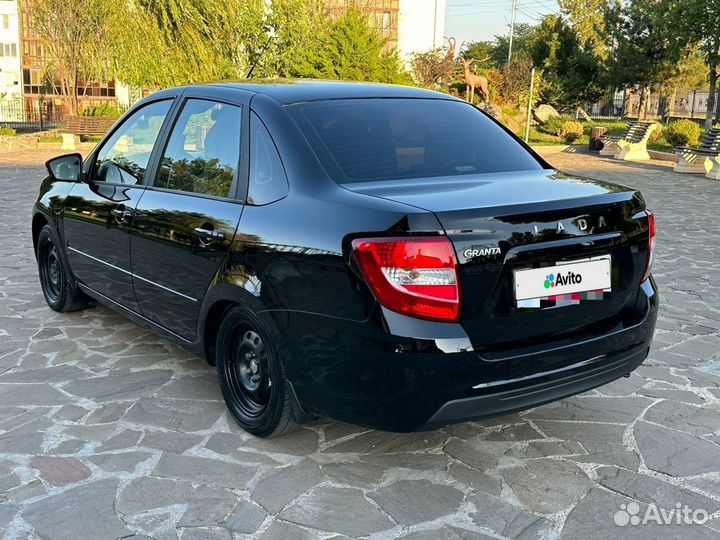 LADA Granta 1.6 МТ, 2022, 8 000 км