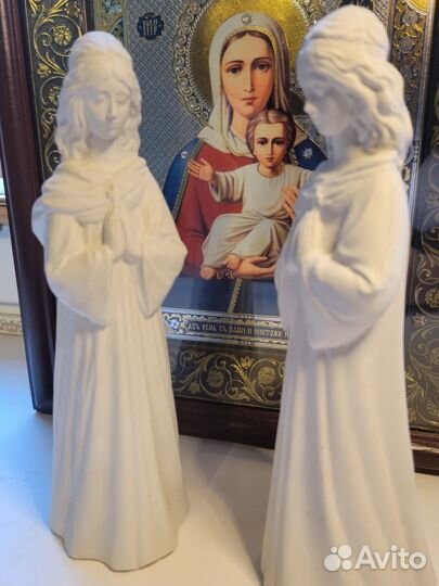 Ангел девушка с крестом из гипса статуя