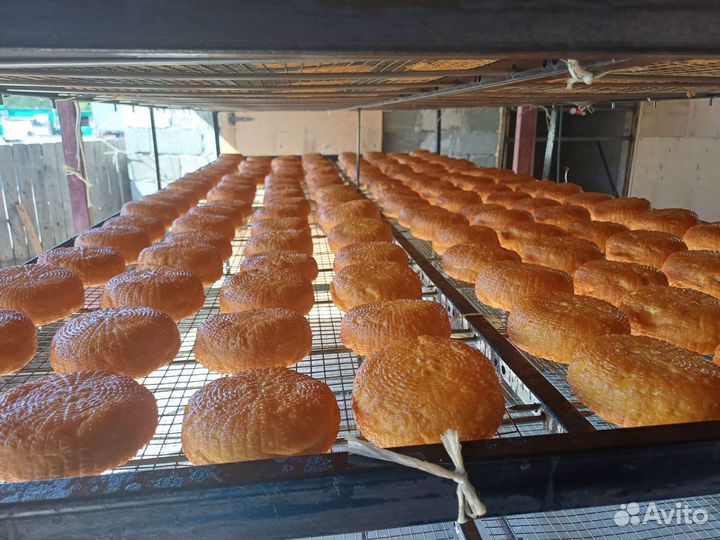 Сыр Адыгейский белый и копченый