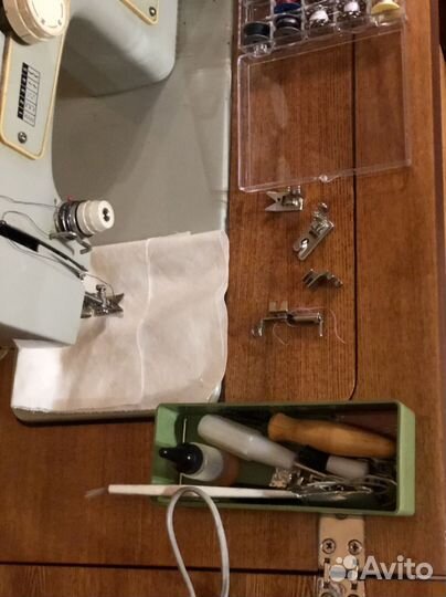 Швейная машинка ножая Подольск-142