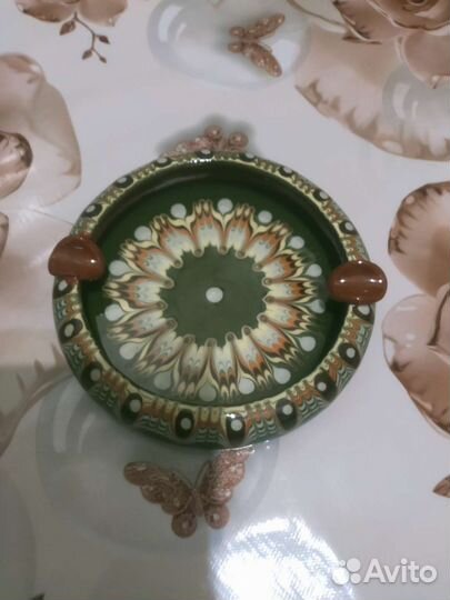 Керамическая пепельница