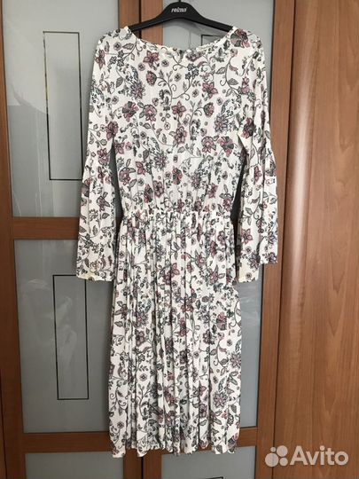 Платье с декоративной застежкой на спине р. 46