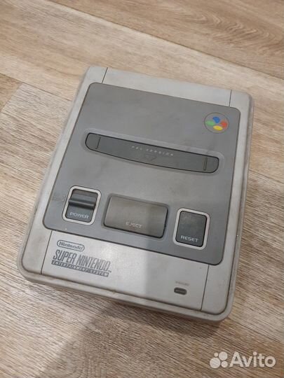 Super nintendo приставка и 6 игр