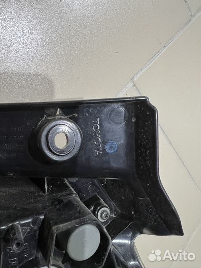 Фонарь задний левый Toyota Wish 20 рестайлинг S