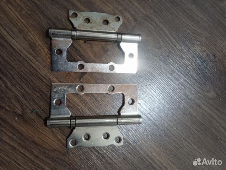 Петли на двери