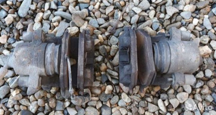 Суппорт передний Skoda Octavia A4