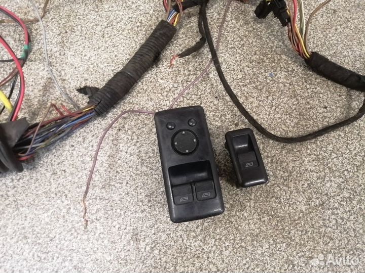 Комплект стеклоподъёмников для VW Transporter T4