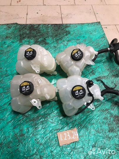 Бачок расширительный Volvo xc90 2 new