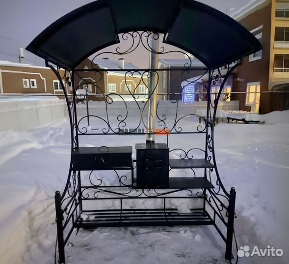 Мангал с крышей