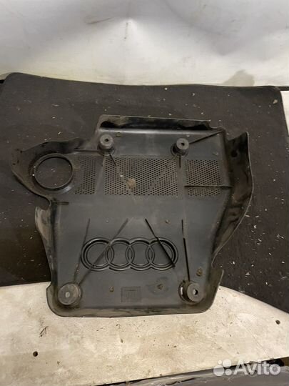 Крышка двигателя Audi A3 8L